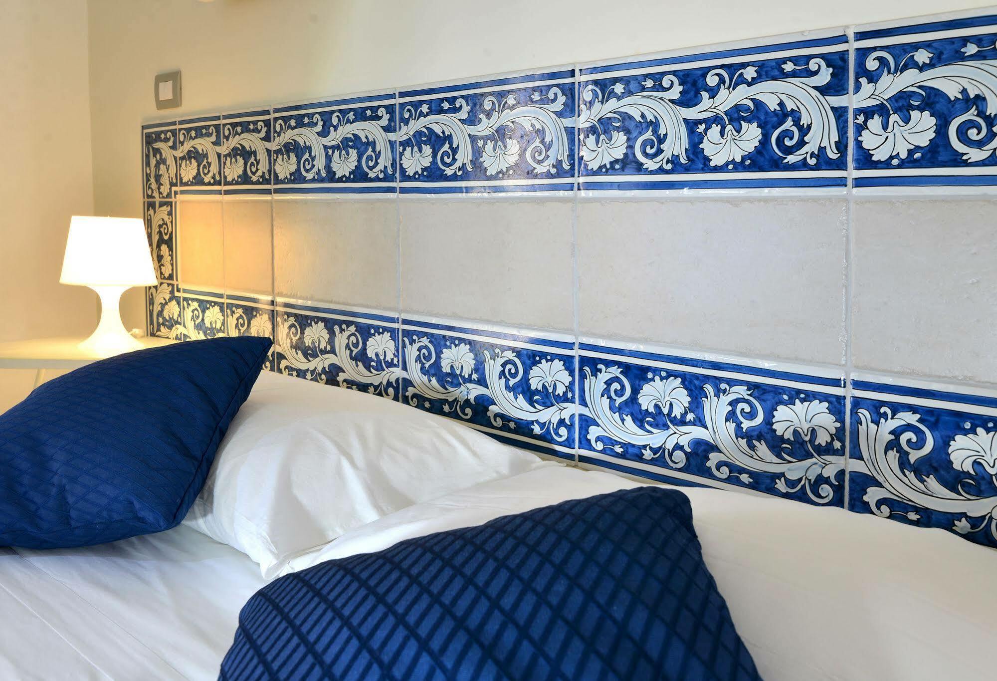 Santi E Saraceni Rooms Salerno Kültér fotó